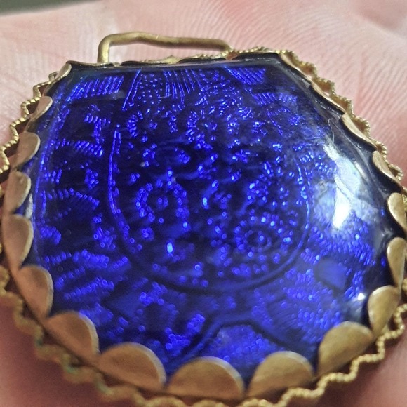 Antique Vintage Cobalt Blue Glass Metal Necklace Pendant W/ Subtle Floral Design - Picture 4 of 5